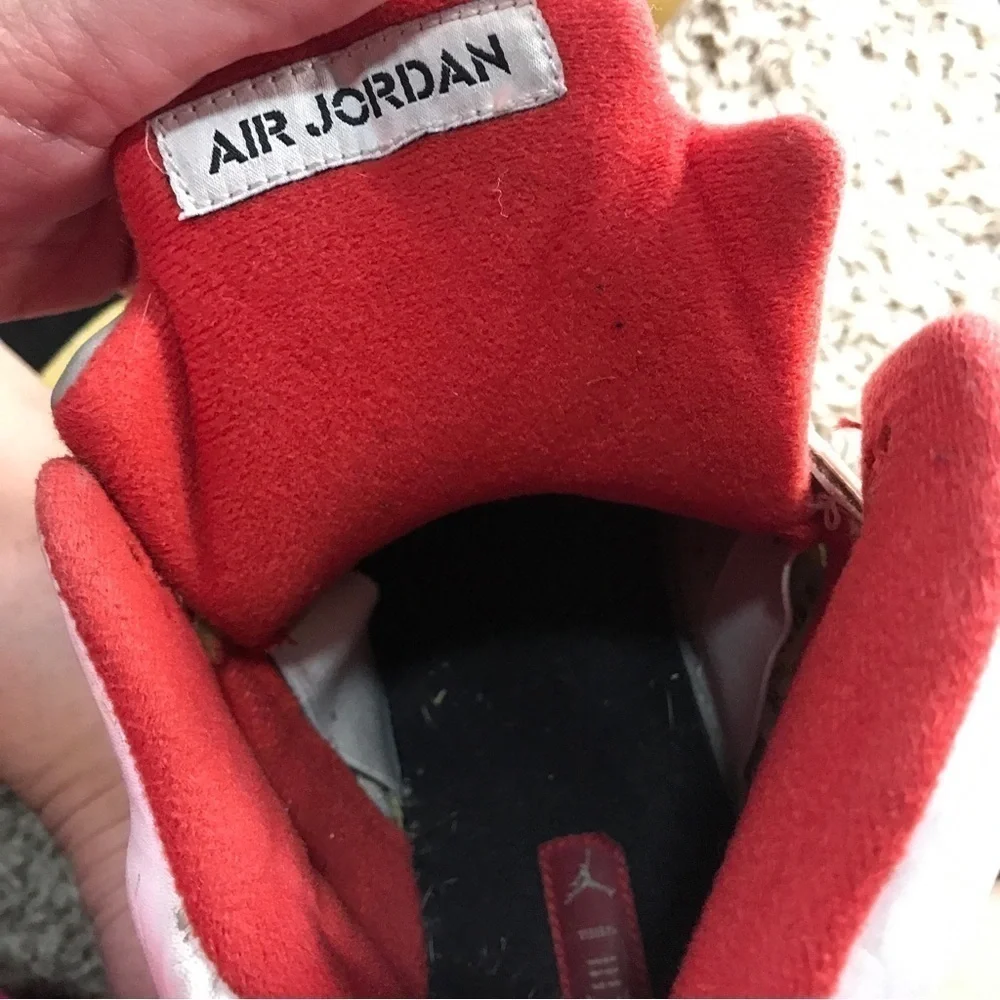 Jordan 5 retro fire red silver tongue size 7Y